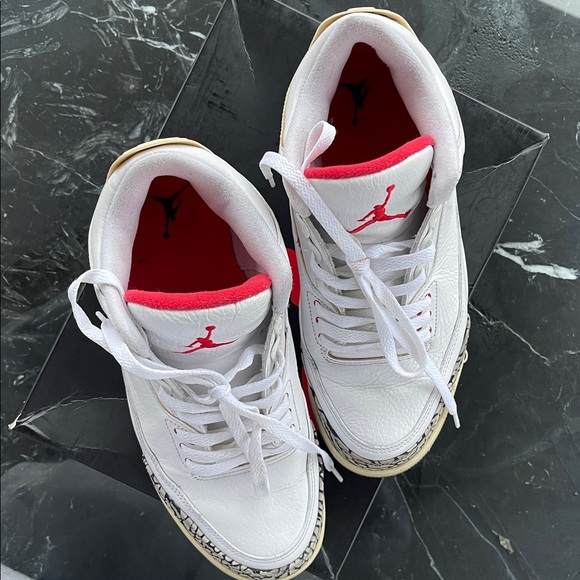 AIR JORDAN WHITE CEMENT RETRO 3 MENS SZ 9 - Picture 5 of 11